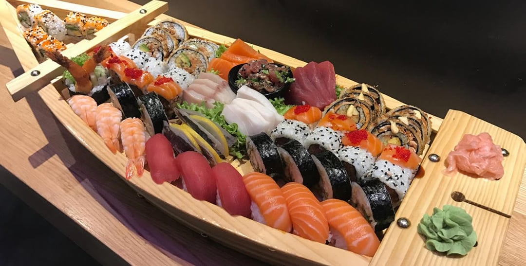 Where lớn get sushi boat